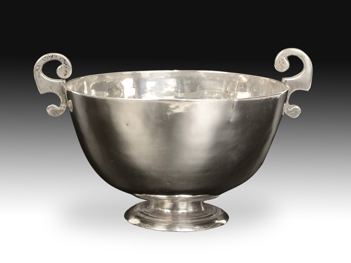 Bernegal Or Wine Tasting Glass. Silver. 17th-18th Centuries.