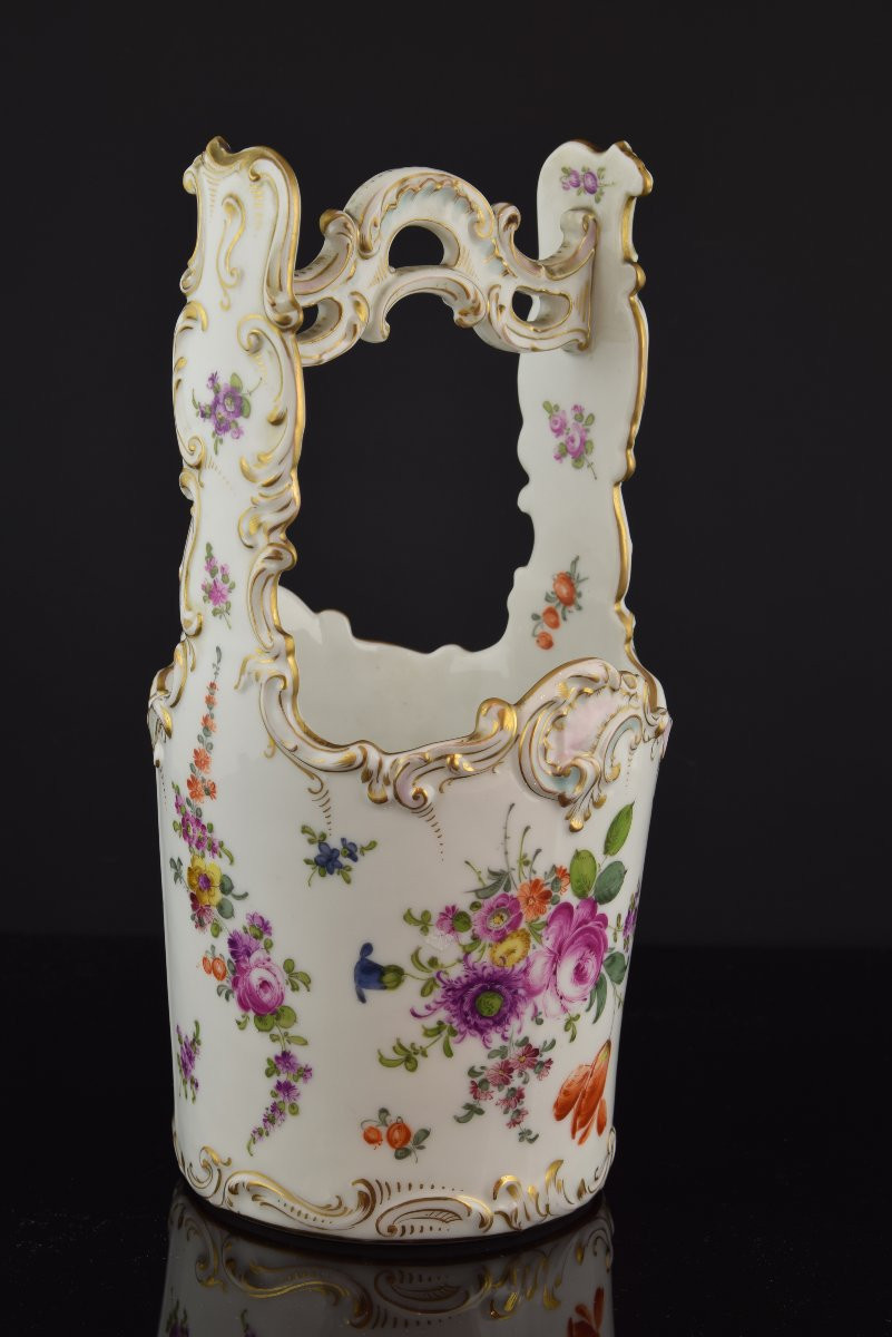 Centre De Table. Europe, Vers La Fin Du XIXe Siècle.  Porcelaine émaillée.-photo-4