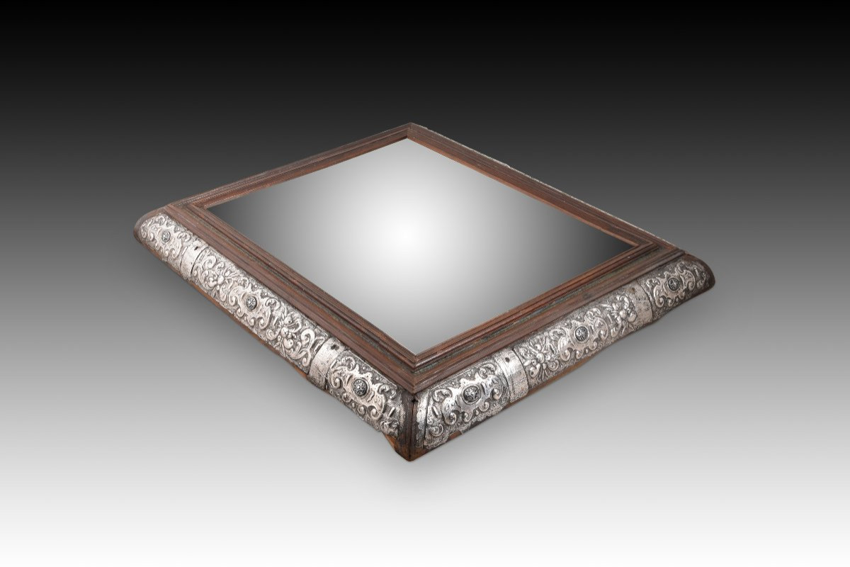 Mirror With Cabochon Frame. Silver, Enamel, Wood, Stucco, Etc. Mexican School, 17th Century.  -photo-1
