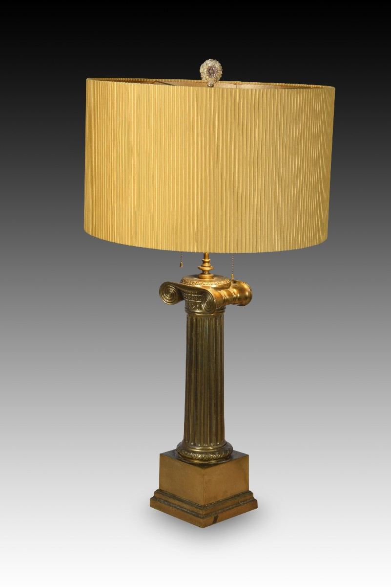 Lampe à poser. Bronze doré. Westwood Industries Inc, New York, États-Unis. Vers le milieu du XX