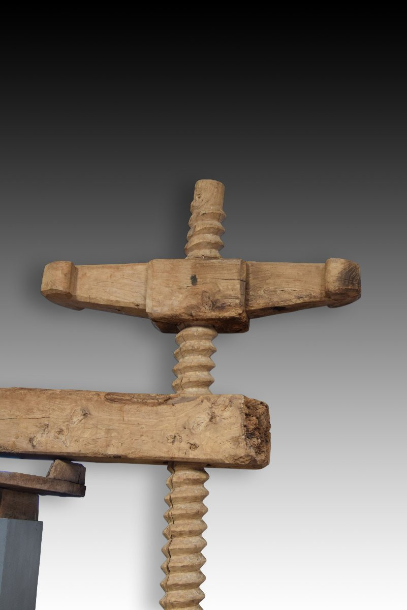 Wine Press. Wood, Metal. Spain, Circa 1800. -photo-2