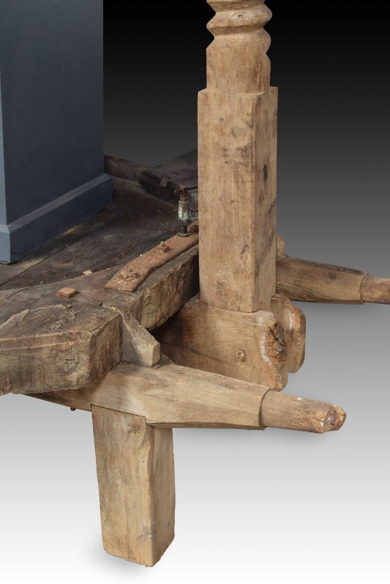 Wine Press. Wood, Metal. Spain, Circa 1800. -photo-3