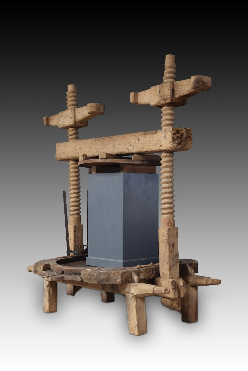 Wine Press. Wood, Metal. Spain, Circa 1800. -photo-4