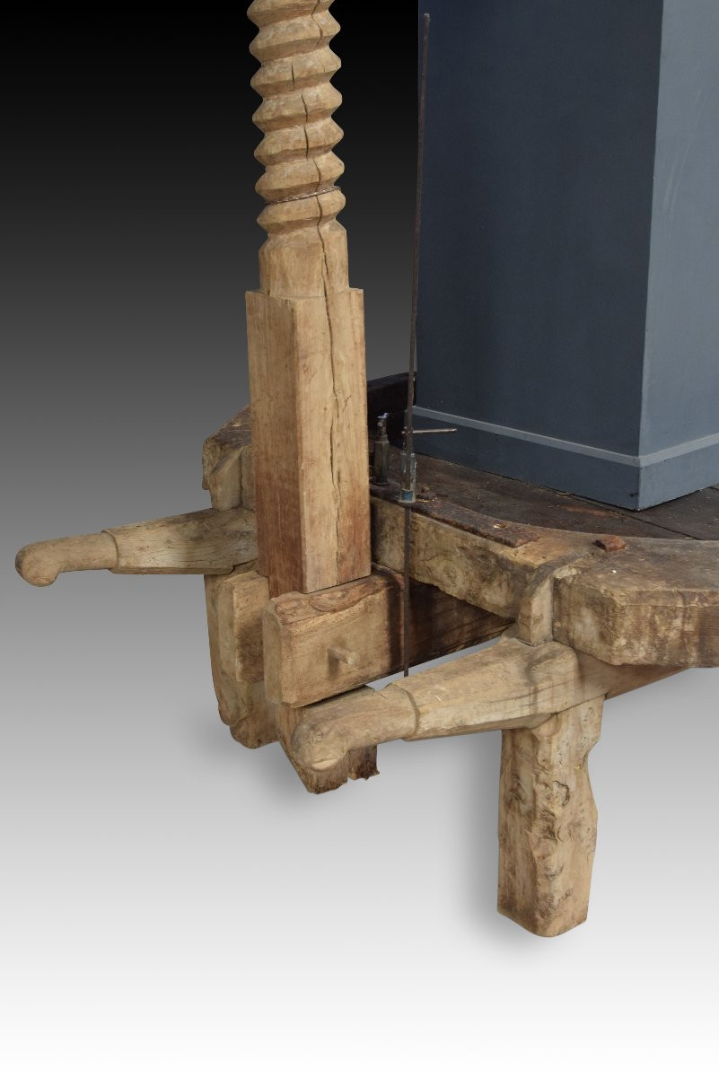 Wine Press. Wood, Metal. Spain, Circa 1800. -photo-1