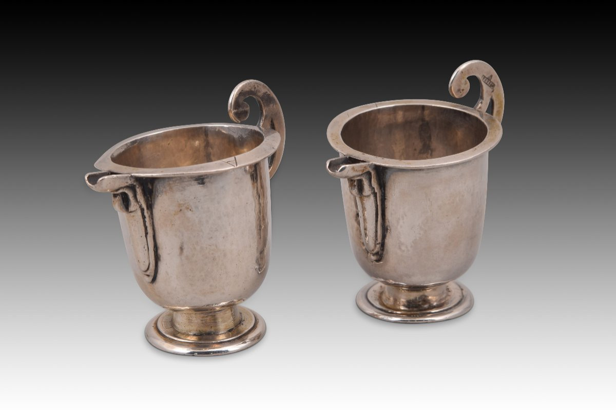 Pair Of Silver Spouted Jugs. Benito Gomez, Antonio (1775-1835). Segovia, Spain, 1801-18-photo-1