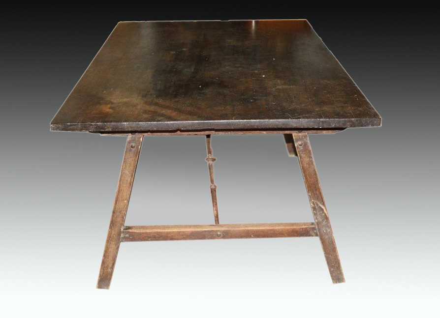 Table De Salle à Manger En Acajou à Pied Droit Pliant, 17e Siècle. 
