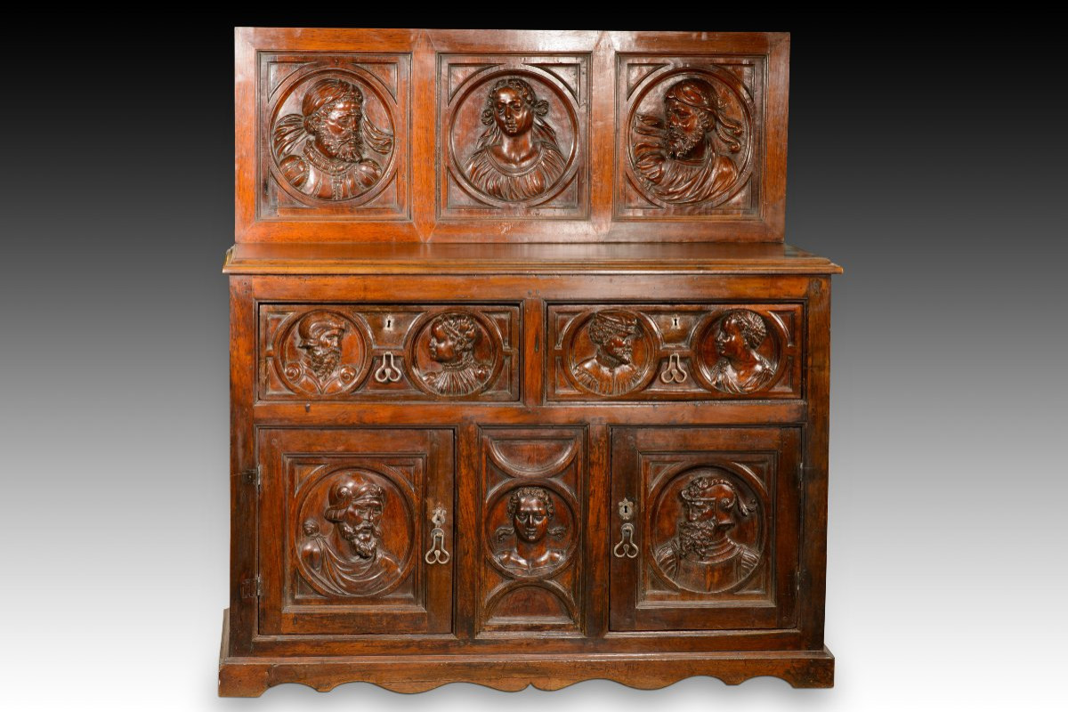  Commode. Bois Sculpté. XVIe Siècle.-photo-2
