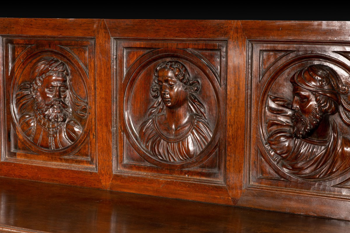  Commode. Bois Sculpté. XVIe Siècle.-photo-4