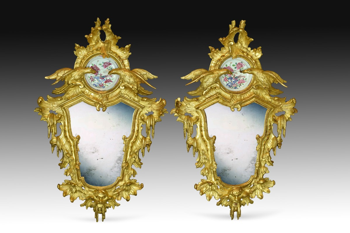 Pair Of Horns Of Plenty. Carved And Gilded Wood. 18th Century.  