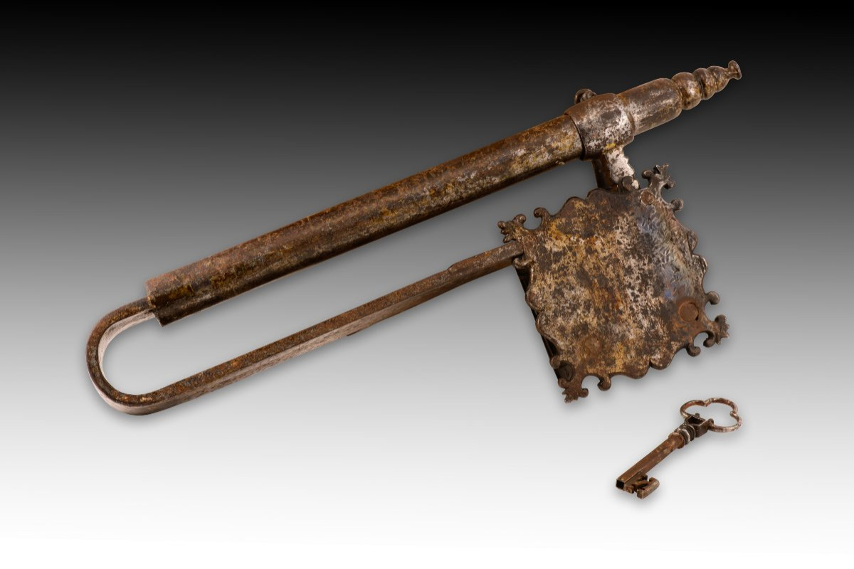Lock. Wrought Iron. Spanish School, 17th Century. -photo-2