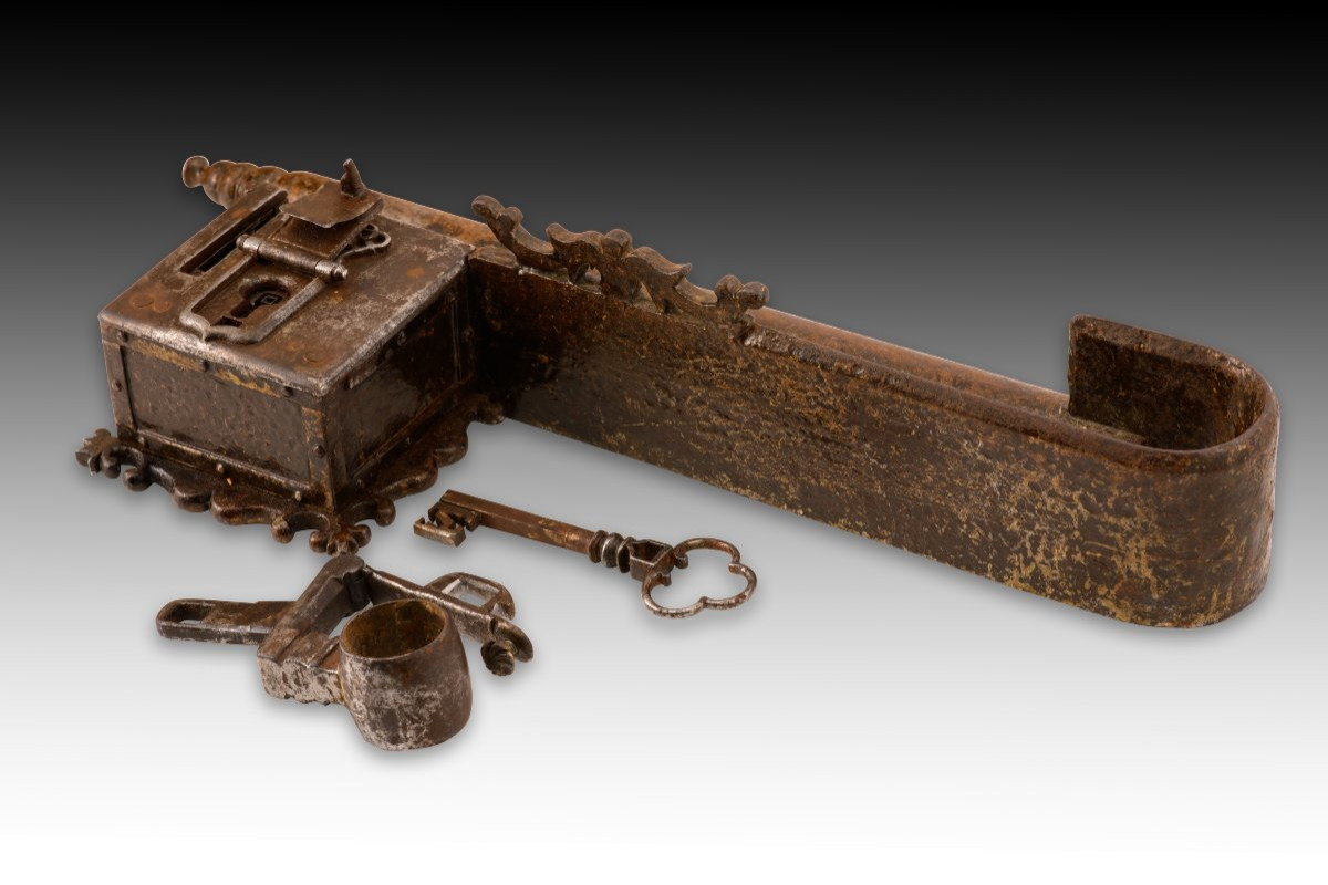 Lock. Wrought Iron. Spanish School, 17th Century. -photo-6