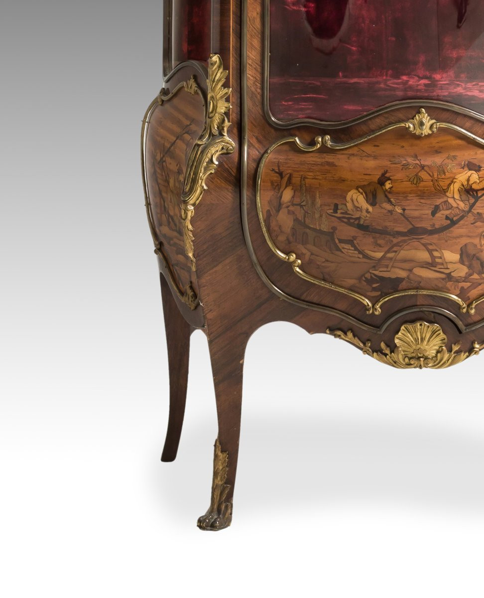 Vitrine de style Louis XVI. Bois, bronze doré, etc. École française, XIXe siècle. -photo-4