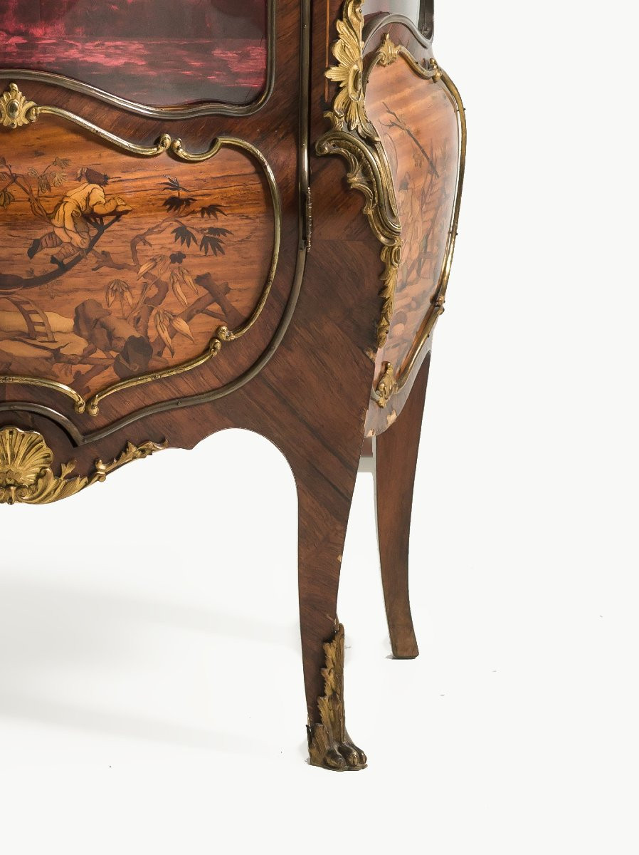 Vitrine de style Louis XVI. Bois, bronze doré, etc. École française, XIXe siècle. -photo-1