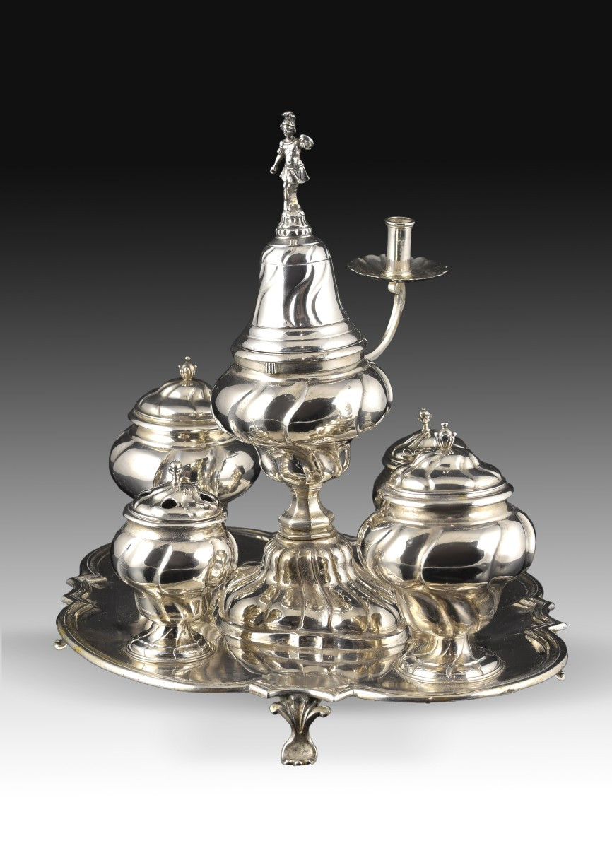 Bureau en argent. Vicente Roces, Saragosse, vers 1760.