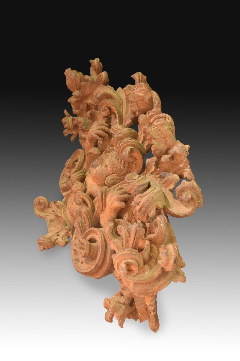 Decorative Piece. Carved Pine Wood. 17th Century. -photo-2
