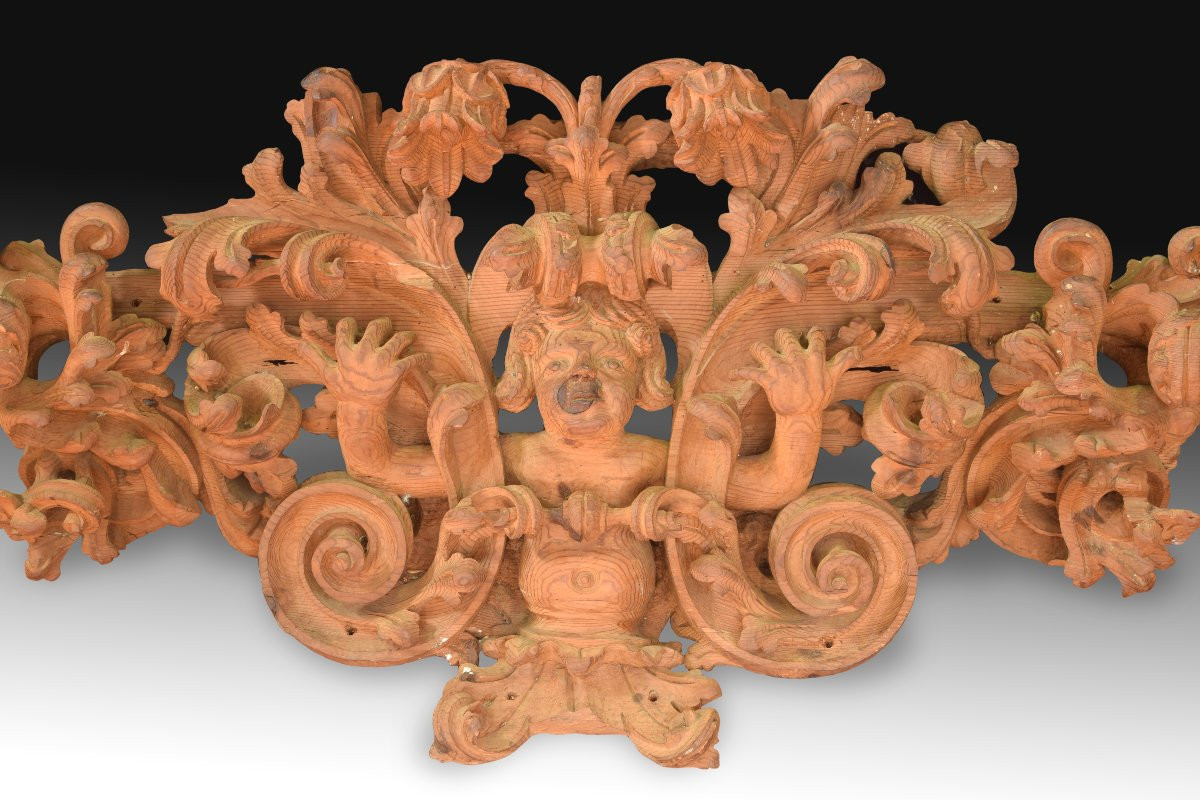 Decorative Piece. Carved Pine Wood. 17th Century. -photo-3