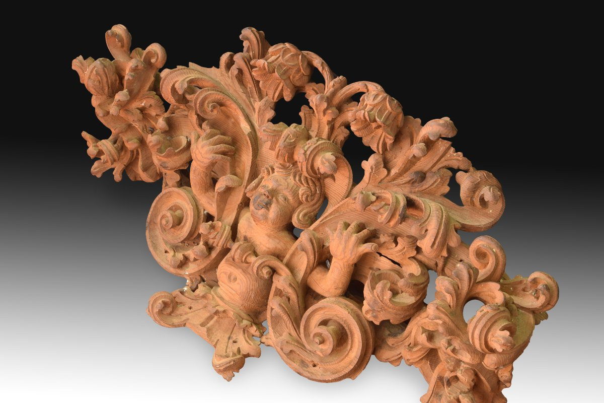 Decorative Piece. Carved Pine Wood. 17th Century. -photo-4