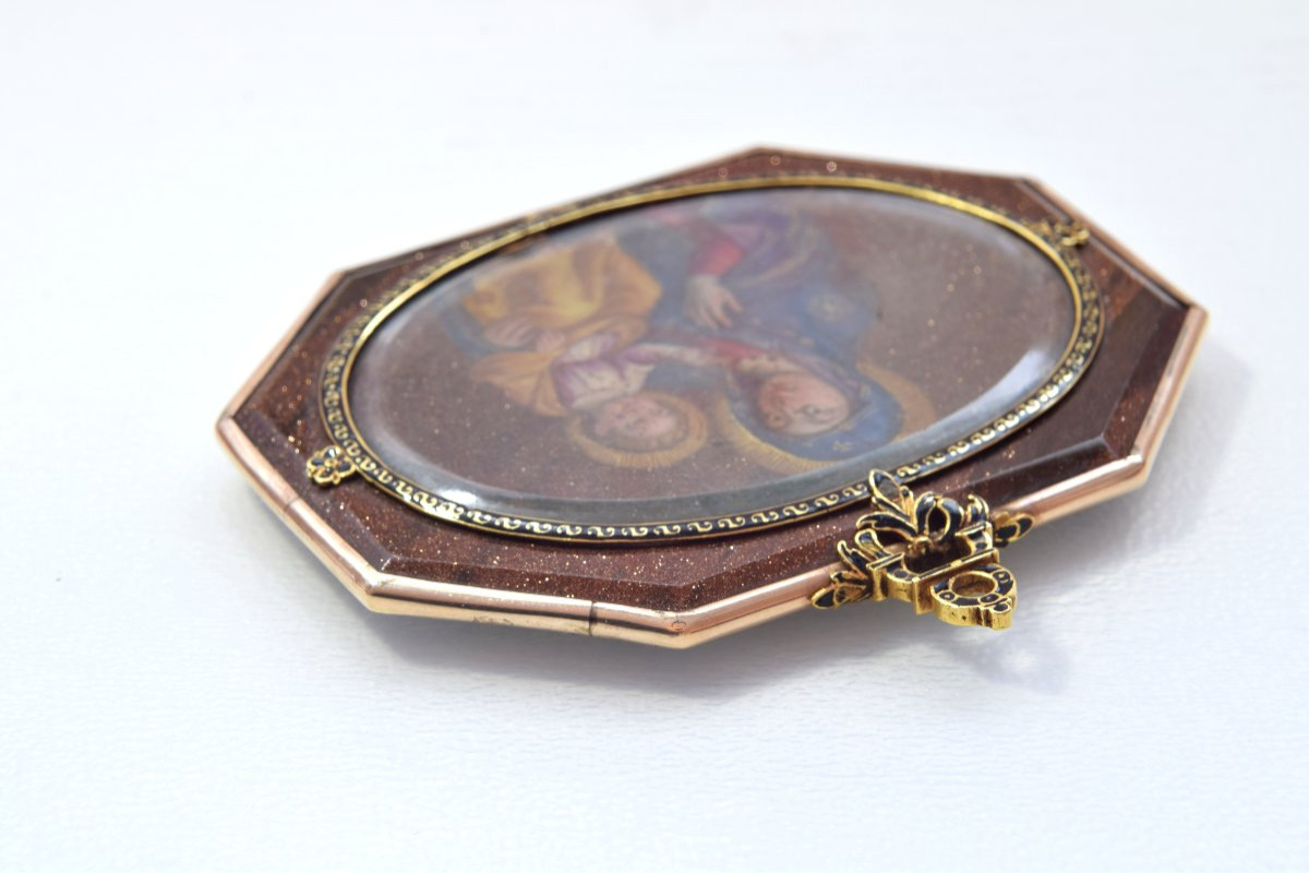Devotional Pendant Or Reliquary. Oil Painting On Aventurine, Enamel, And Gold. Spain-photo-4