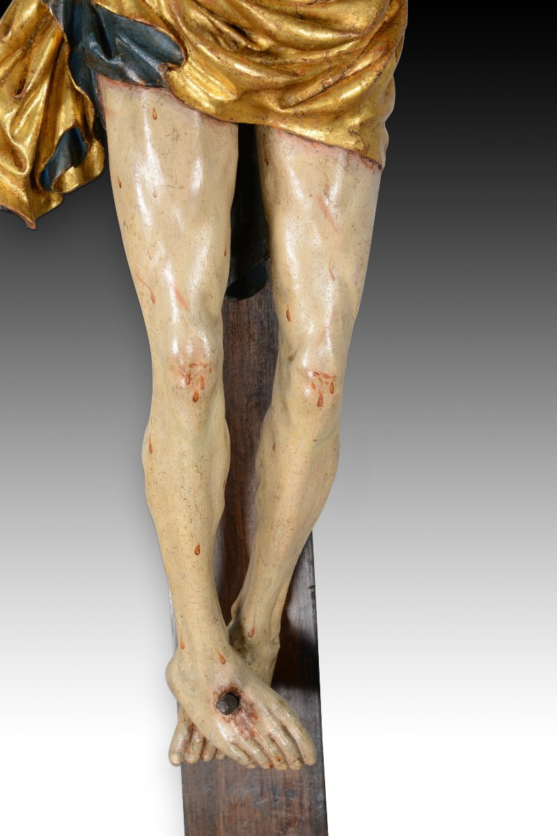 Christ crucifié, crucifix douloureux. Bois sculpté et polychrome. Probablement école allemande.-photo-2