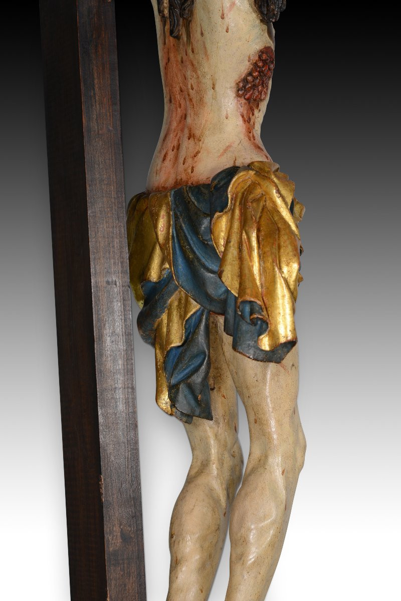 Christ crucifié, crucifix douloureux. Bois sculpté et polychrome. Probablement école allemande.-photo-4
