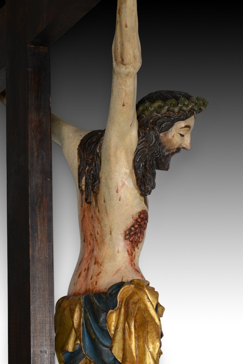 Christ crucifié, crucifix douloureux. Bois sculpté et polychrome. Probablement école allemande.-photo-5