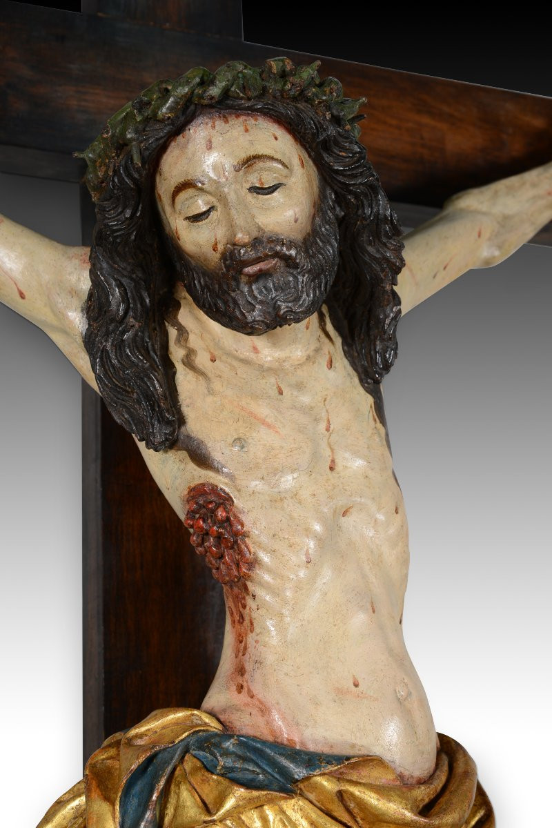 Christ crucifié, crucifix douloureux. Bois sculpté et polychrome. Probablement école allemande.-photo-7