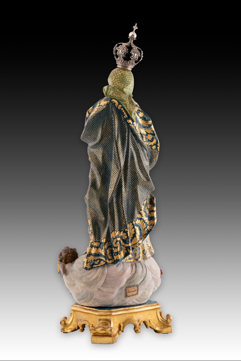 Immaculée. Bois sculpté et polychrome, verre, argent. École portugaise, XVIIIe siècle. -photo-1