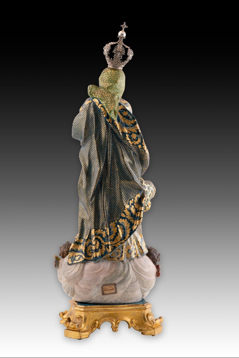 Immaculée. Bois sculpté et polychrome, verre, argent. École portugaise, XVIIIe siècle. -photo-2