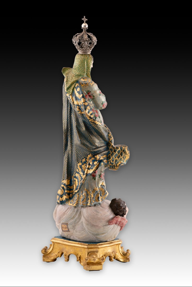 Immaculée. Bois sculpté et polychrome, verre, argent. École portugaise, XVIIIe siècle. -photo-3