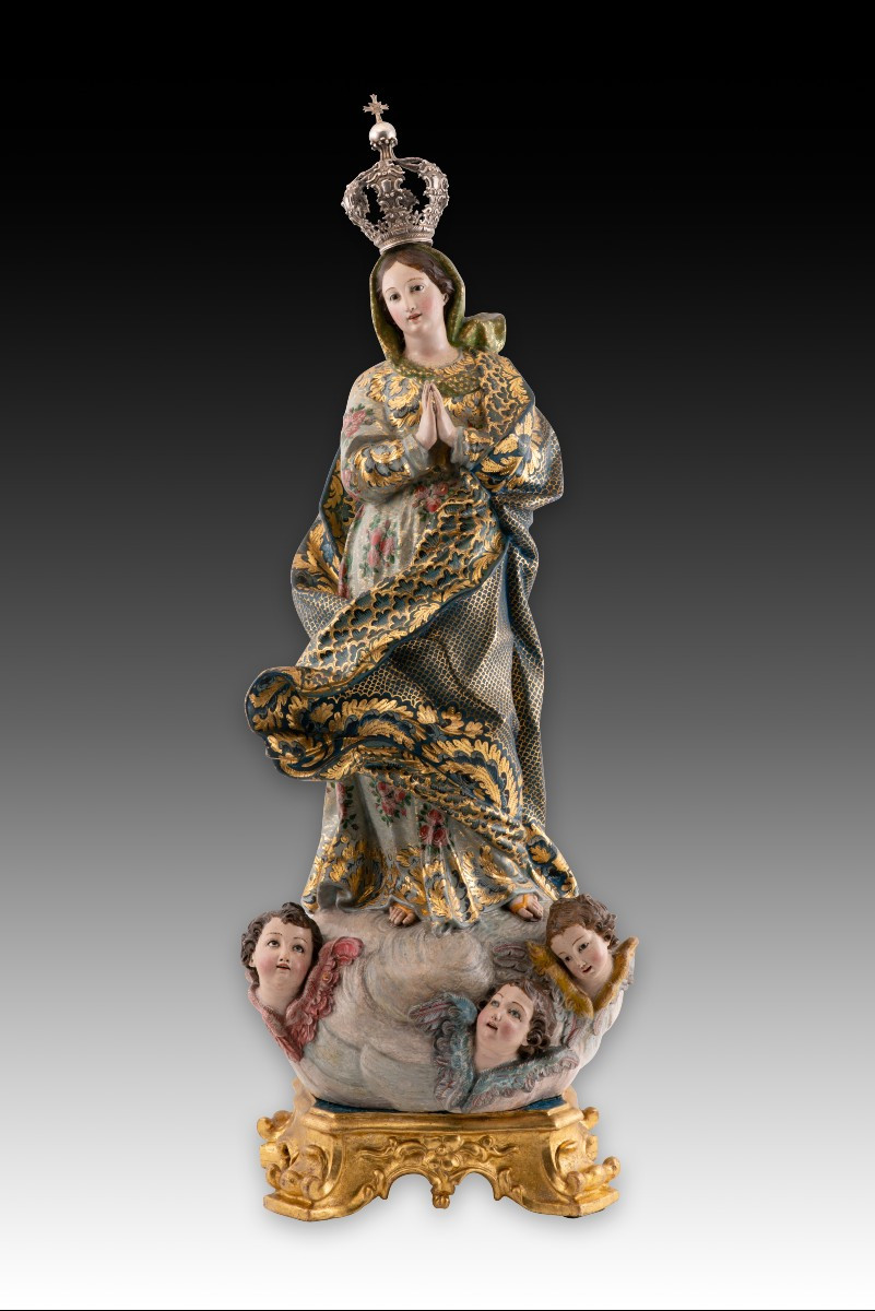 Immaculée. Bois sculpté et polychrome, verre, argent. École portugaise, XVIIIe siècle. 