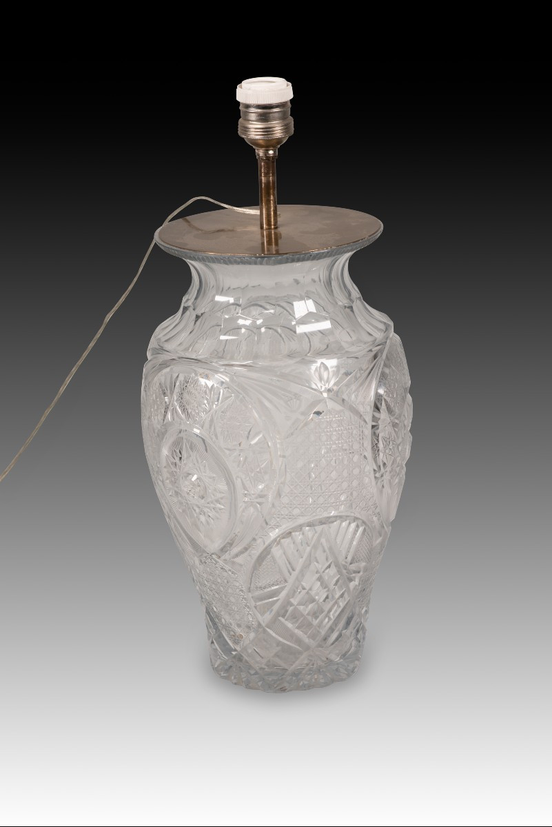 Lampe de table. Verre, métal. XXe siècle.