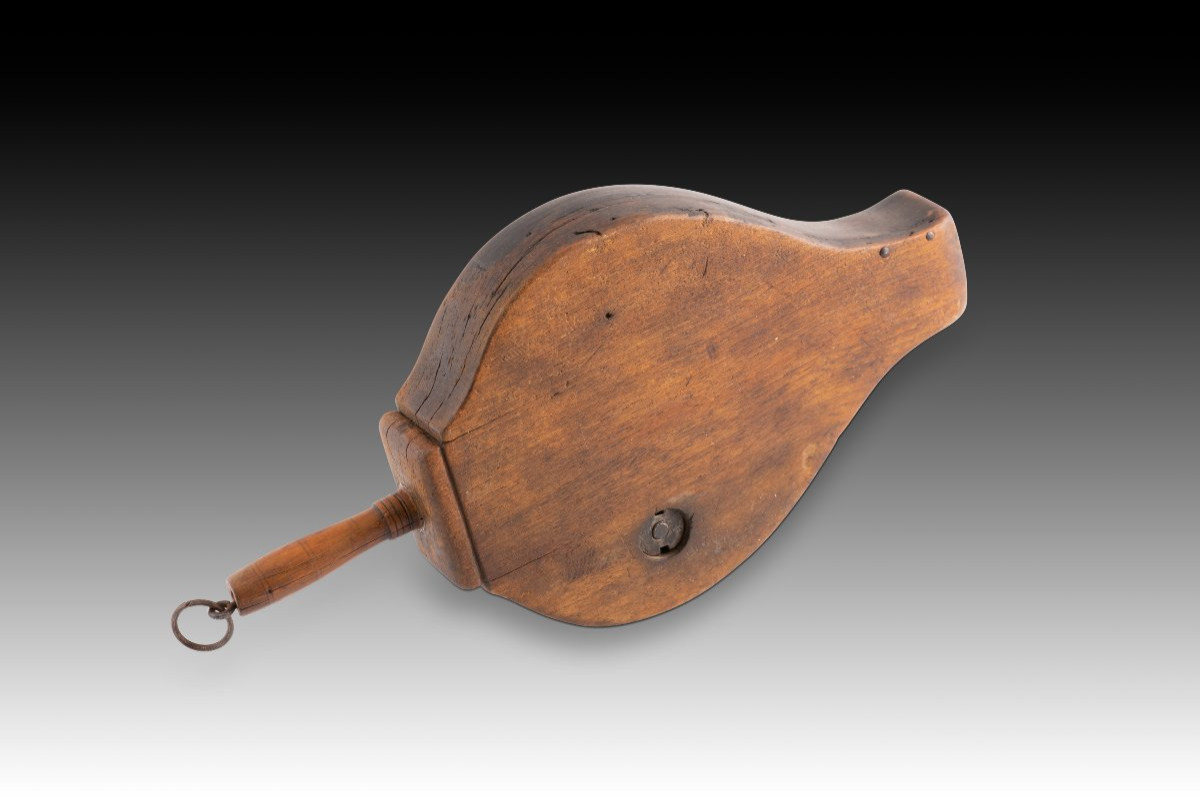  Chocolate Cutter. Wood, Metal. 19th Century. -photo-1