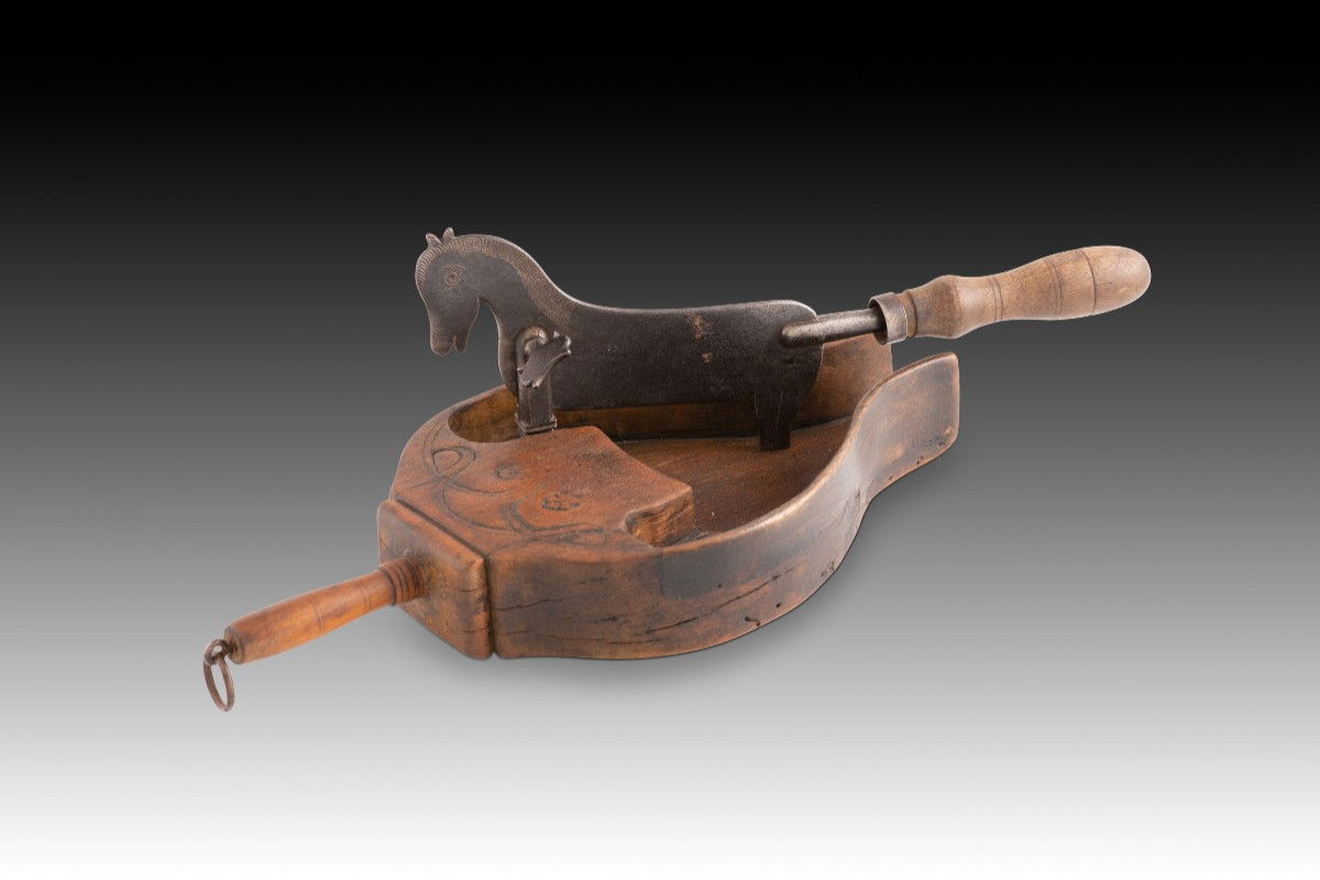  Chocolate Cutter. Wood, Metal. 19th Century. 