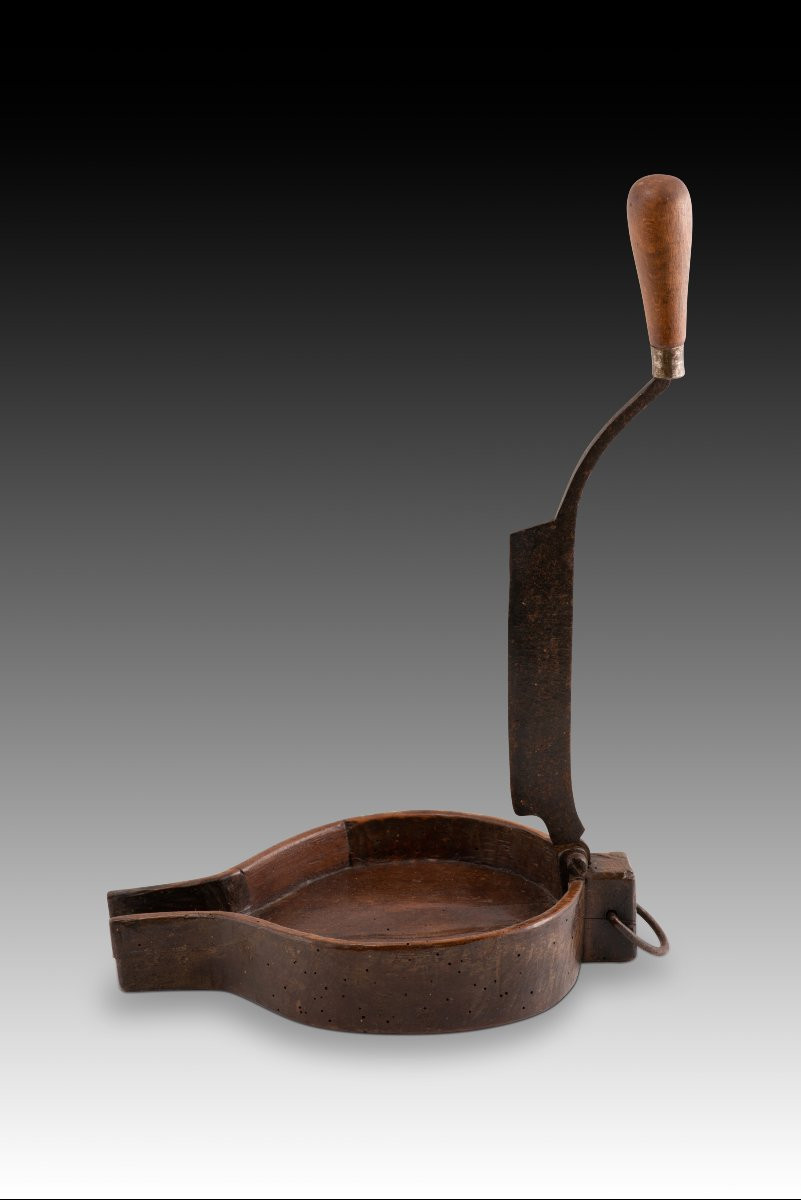 Chocolate Cutter. Wood, Metal. 19th Century.-photo-1