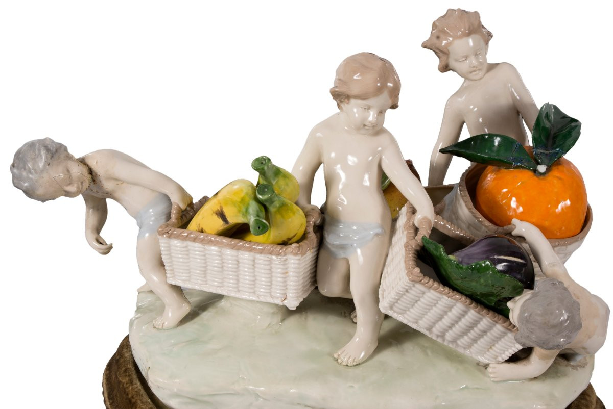 Children With Fruit Baskets, On Base. Glazed Porcelain. Probably Capodimonte,-photo-3