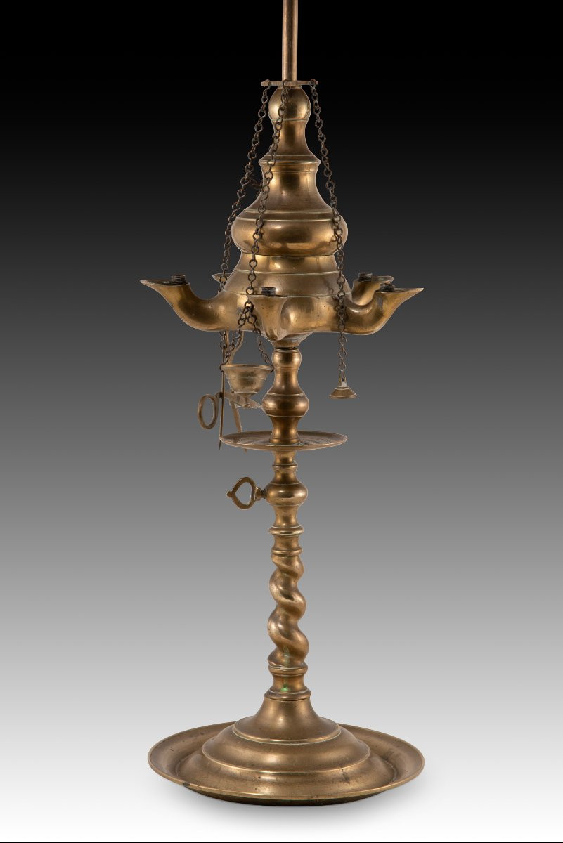 Lampe à huile. Bronze. XVIIIe siècle. -photo-4