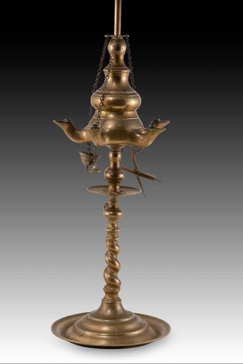 Lampe à huile. Bronze. XVIIIe siècle. -photo-1