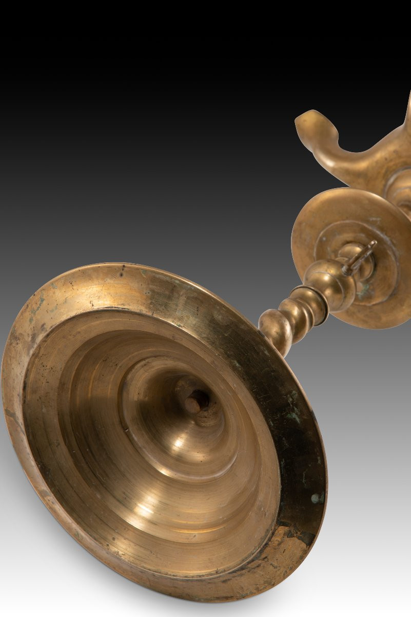 Lampe à huile. Bronze. XVIIIe siècle. -photo-3