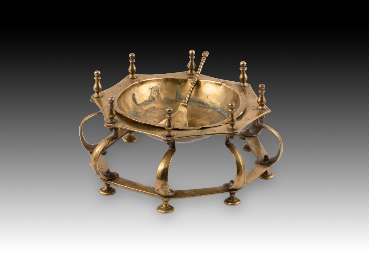 Brasero de table ou de main. Bronze. École espagnole, XVIIe siècle.  