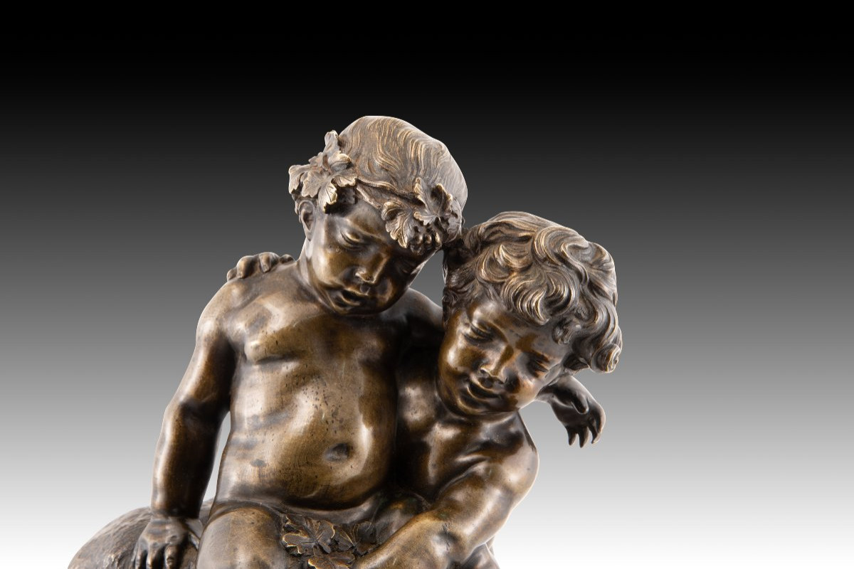 Trois enfants jouant avec un animal sauvage. Bronze. École française, XIXe siècle.-photo-1