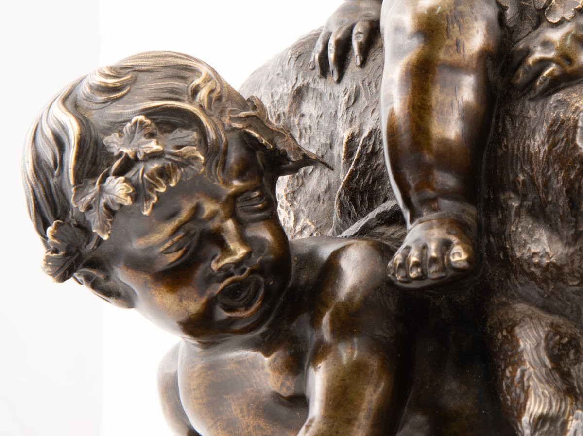 Trois enfants jouant avec un animal sauvage. Bronze. École française, XIXe siècle.-photo-3