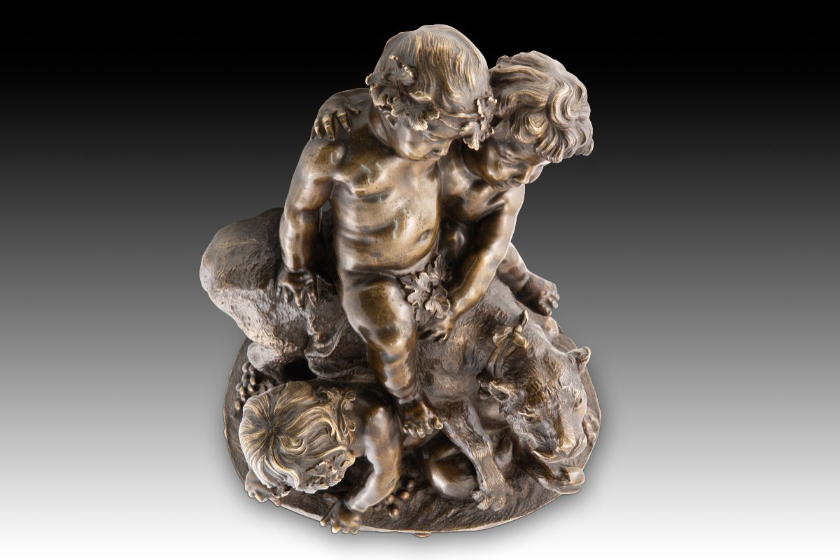 Trois enfants jouant avec un animal sauvage. Bronze. École française, XIXe siècle.-photo-4