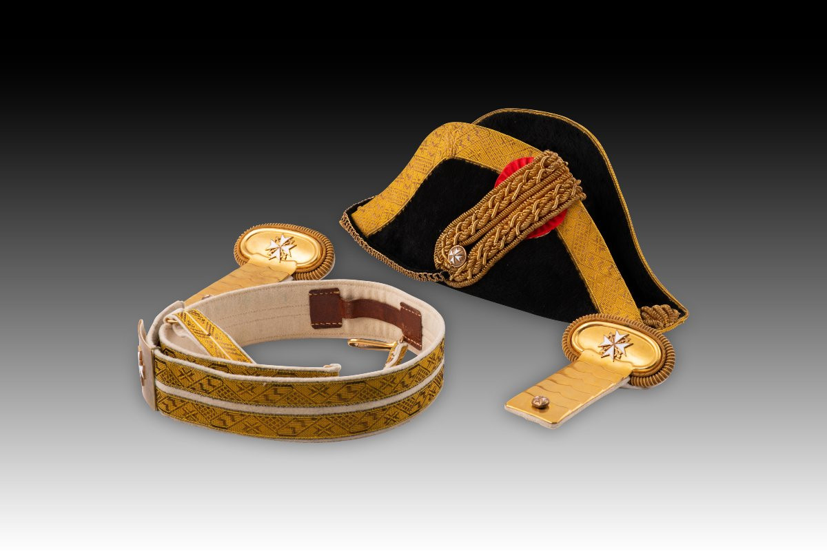 Costume Set, Order Of Malta. Spain, Probably Early 20th Century.-photo-2