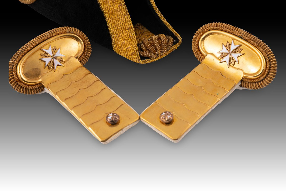 Costume Set, Order Of Malta. Spain, Probably Early 20th Century.-photo-3