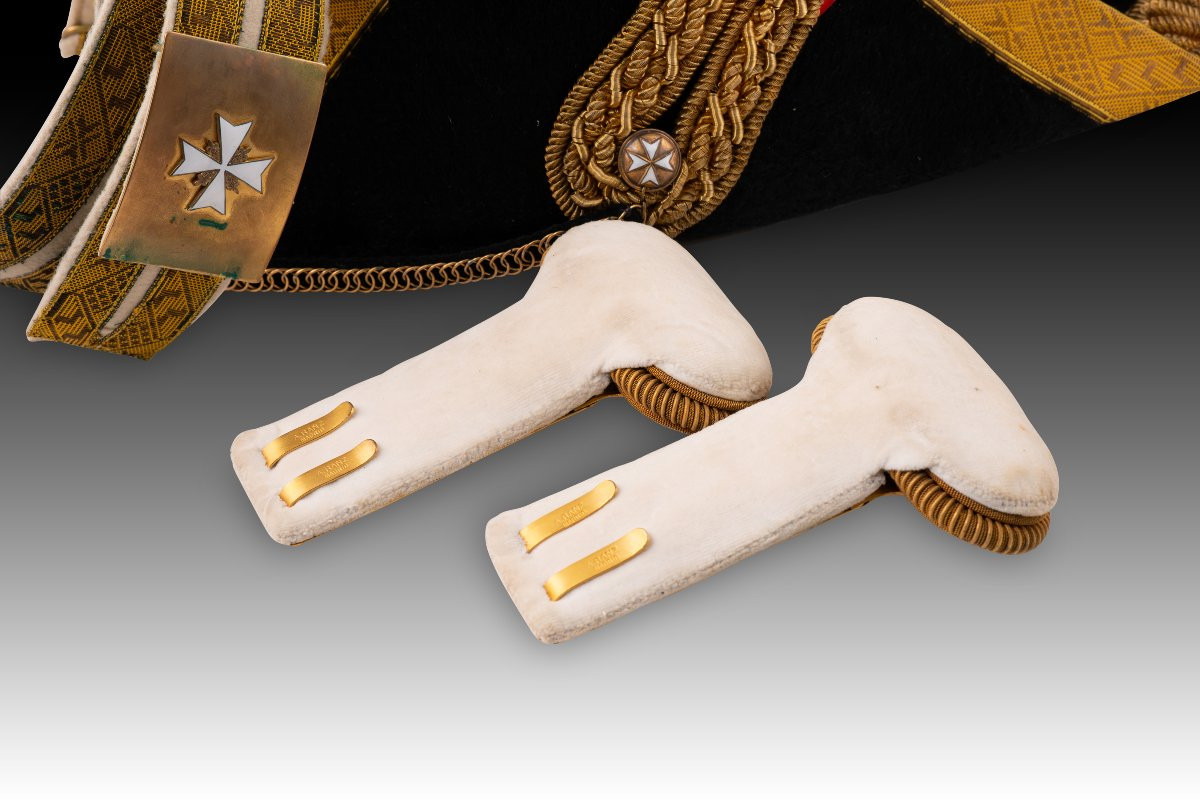 Costume Set, Order Of Malta. Spain, Probably Early 20th Century.-photo-4