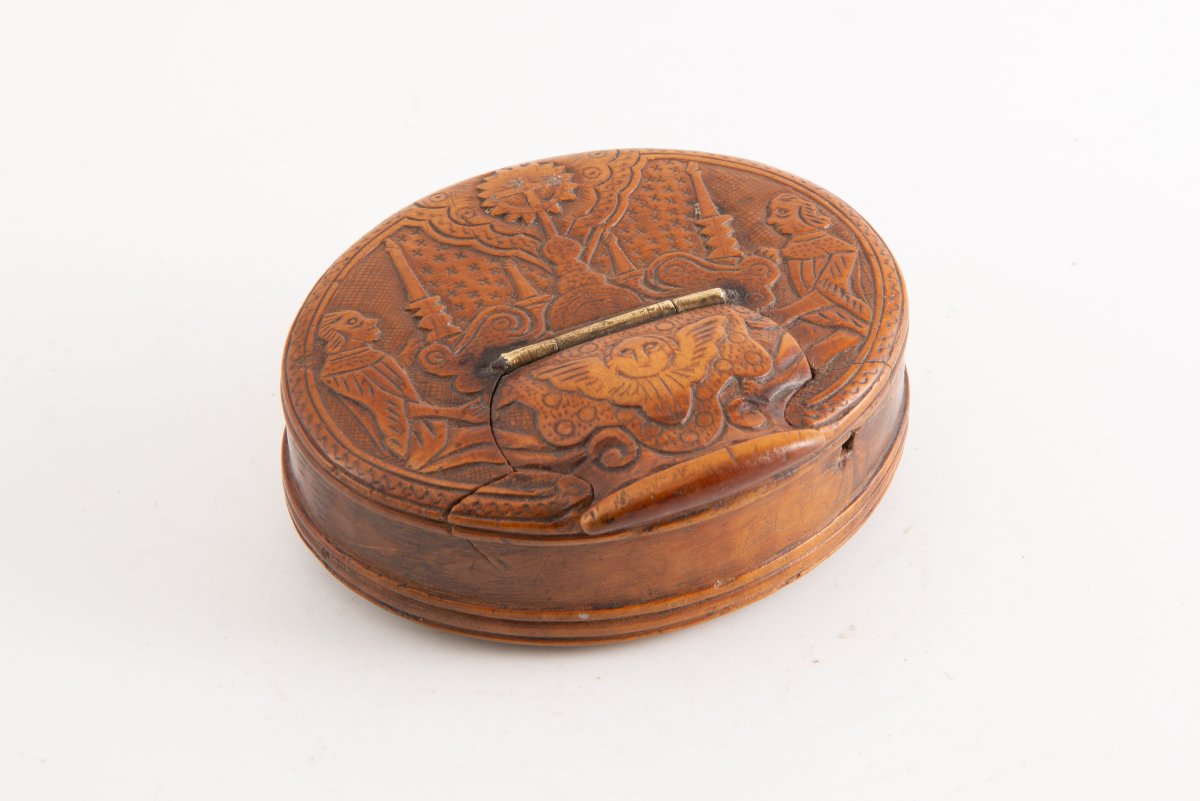 Snuffbox. Carved Wood, Metal. Northern European School, 18th Century.  -photo-4