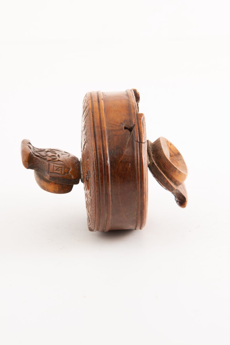 Snuffbox. Carved Wood, Metal. Northern European School, 18th Century.  -photo-7