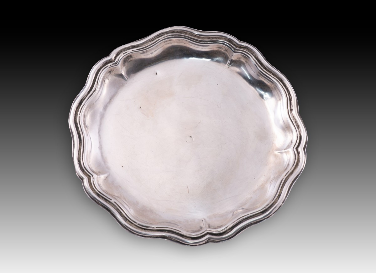 Assiette à contours. Argent. Joan Pau Gasset, Barcelone, Espagne, XVIIIe siècle – XIX s.
