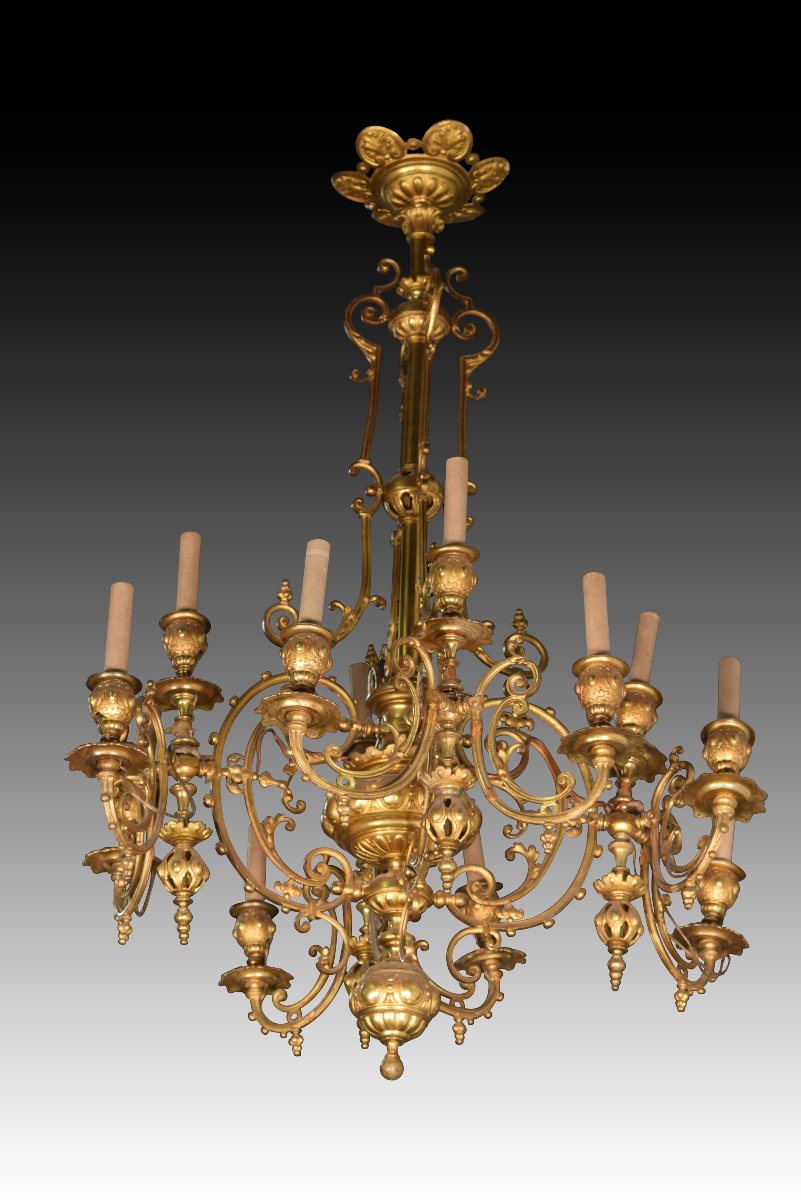 Lustre. Bronze, verre, métal. XIXe siècle. 