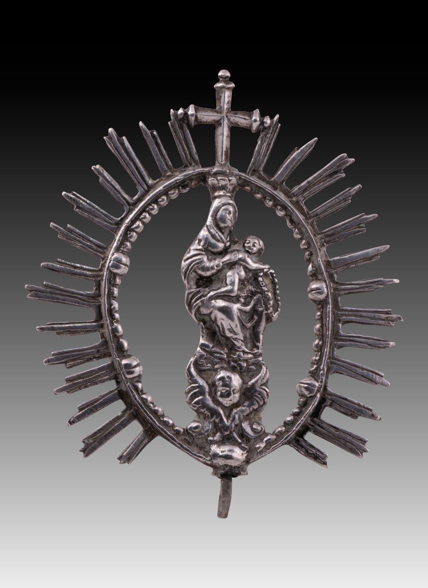Pièce en argent, Vierge du Rosaire. École espagnole, XVIIe siècle. 